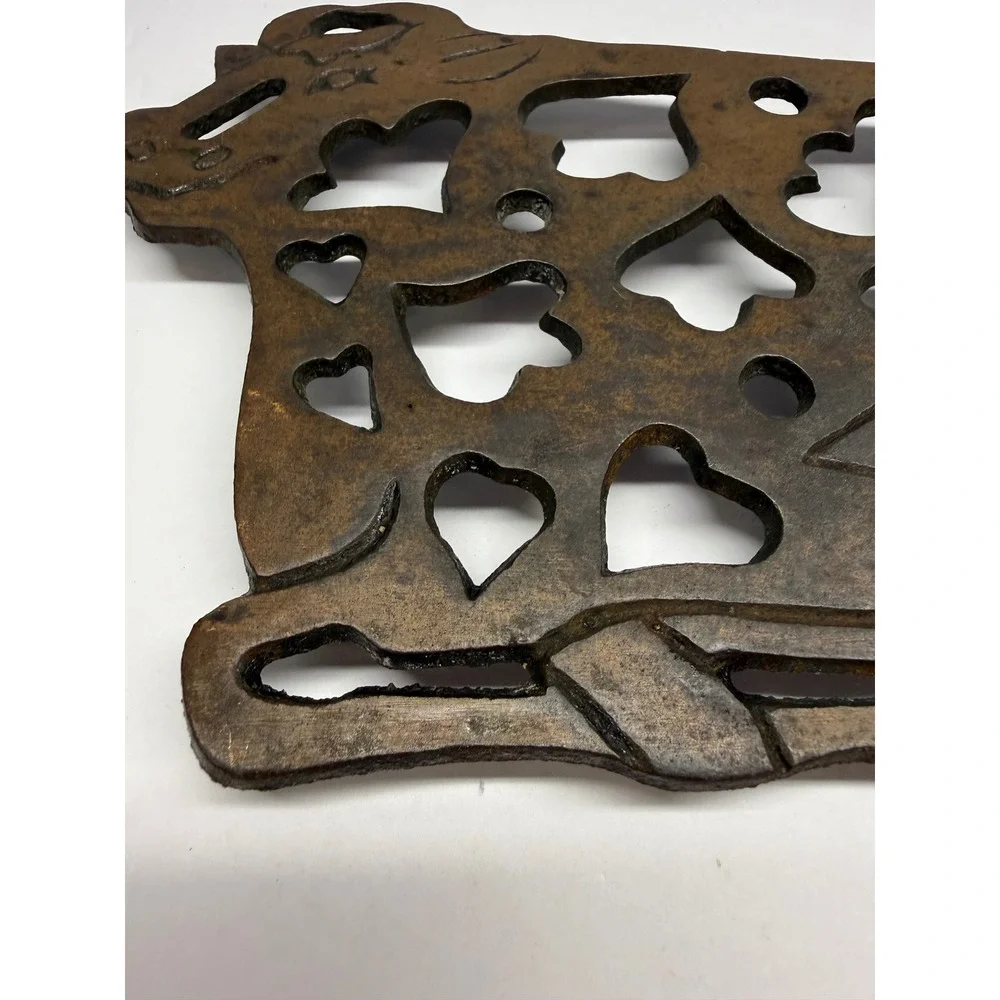 Vintage Cast Iron Cow Trivet Farmhouse Heart Clover Cutout Rustic Brown Metal